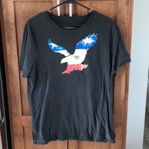 Men’s short sleeve American Eagle shirt. Sz L